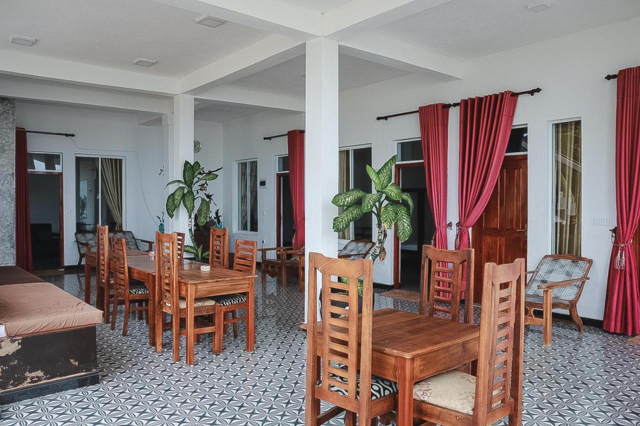 Sunset View Beach Hotel Аругам Бей Екстериор снимка