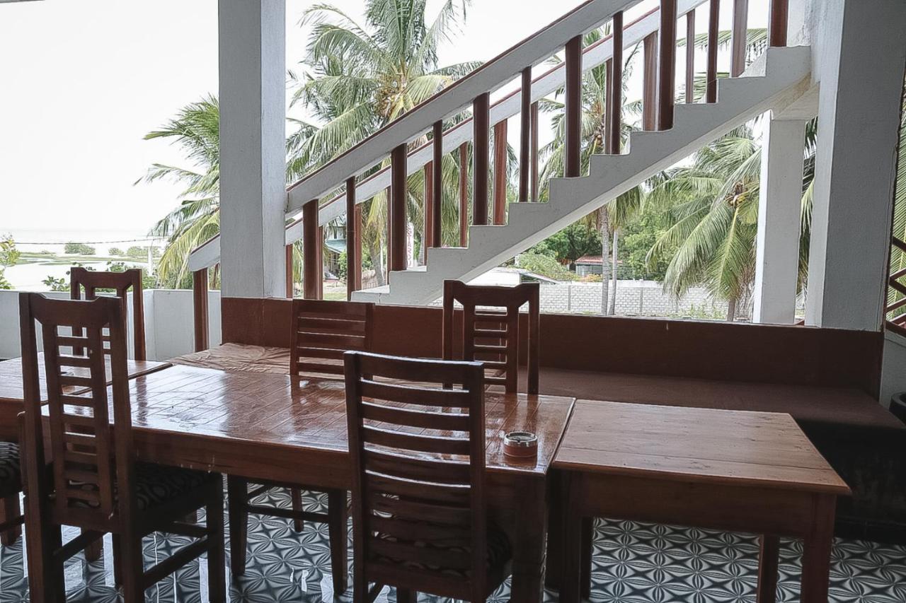 Sunset View Beach Hotel Аругам Бей Екстериор снимка