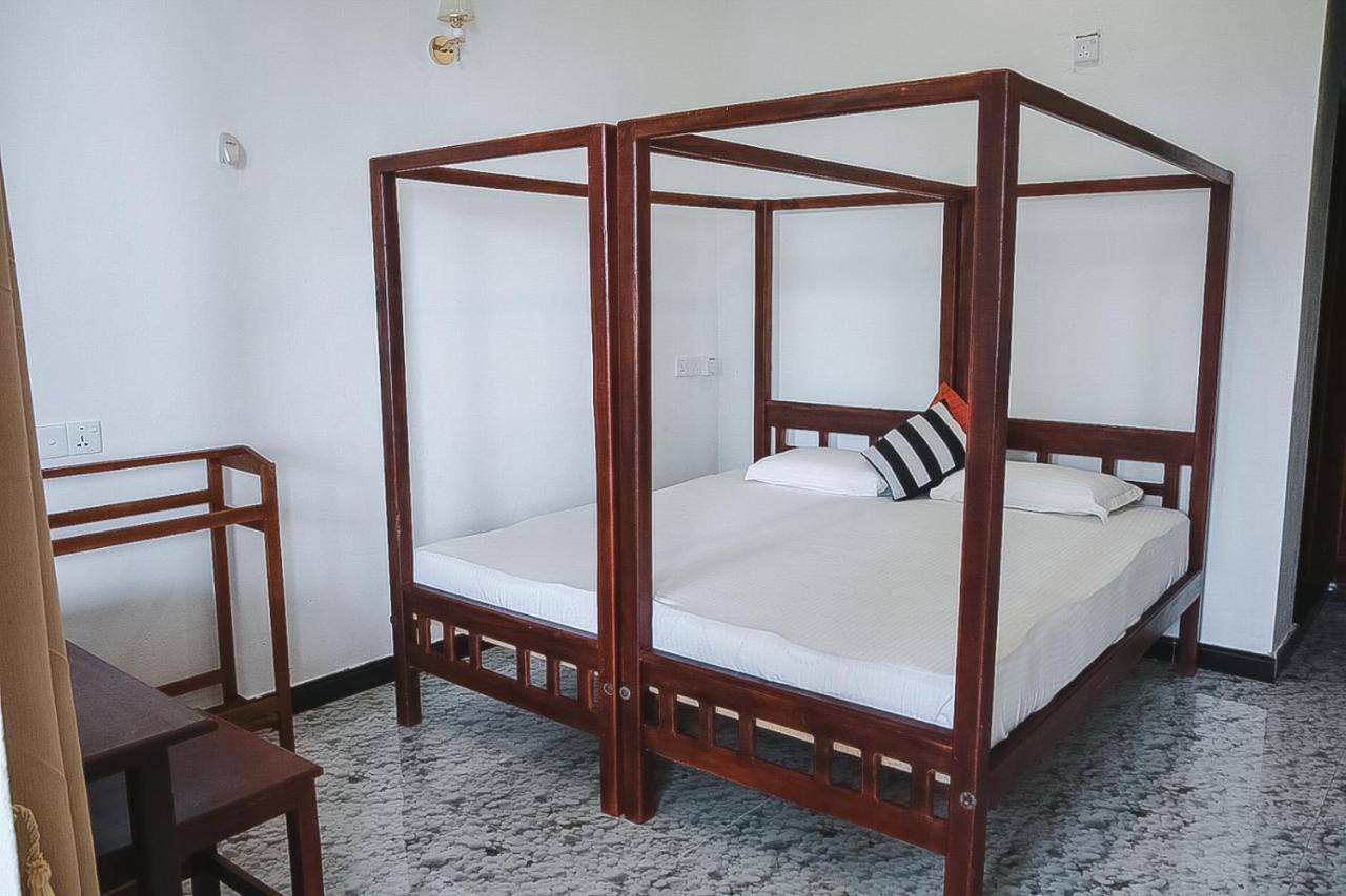 Sunset View Beach Hotel Аругам Бей Екстериор снимка