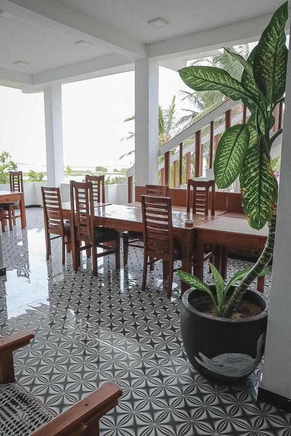 Sunset View Beach Hotel Аругам Бей Екстериор снимка